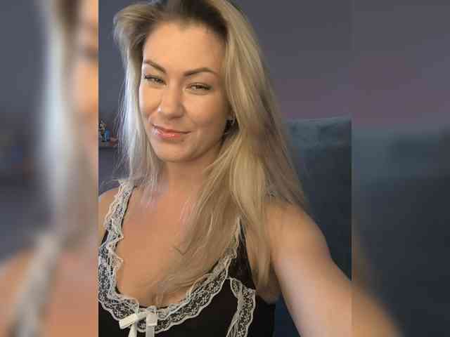 EnergyGirl webcam