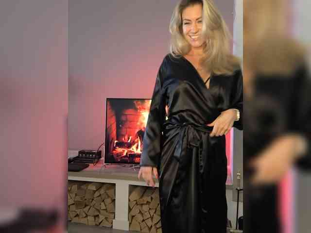 EnergyGirl Live Webcam on BongaCams