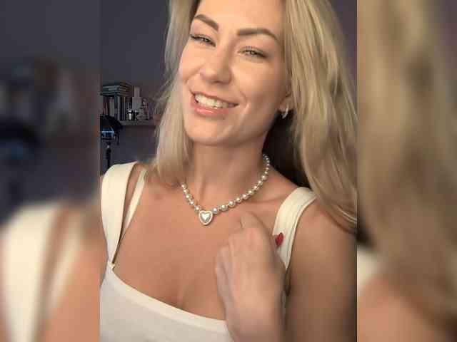 EnergyGirl webcam