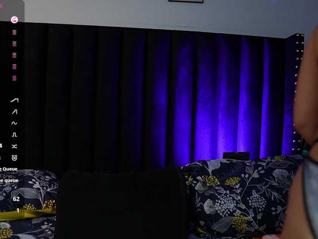 mamaneedsfun live cam on BongaCams