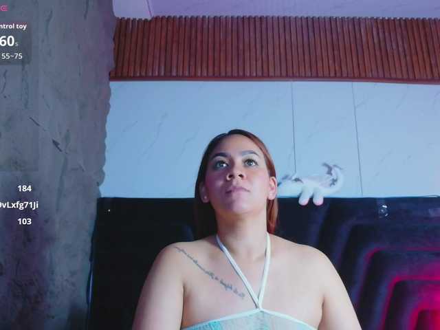 mamaneedsfun live cam on BongaCams