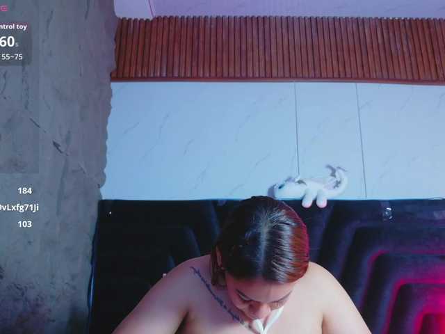 mamaneedsfun live cam