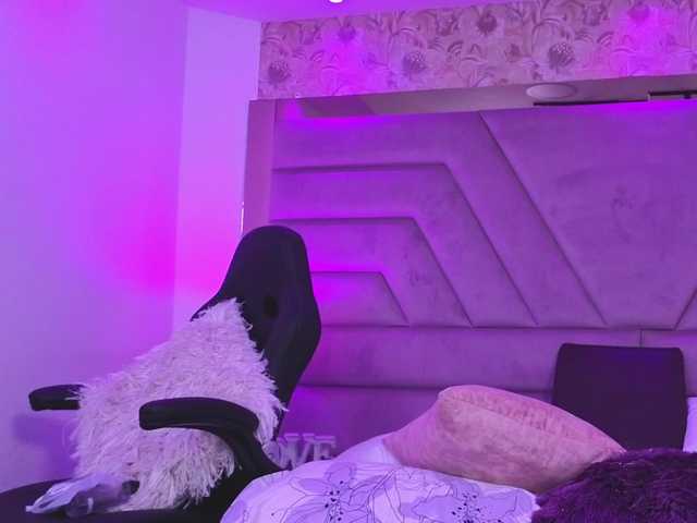 MiaGrayce's BongaCams show and profile