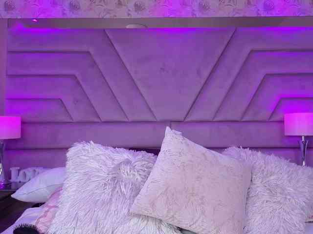 MiaGrayce webcam