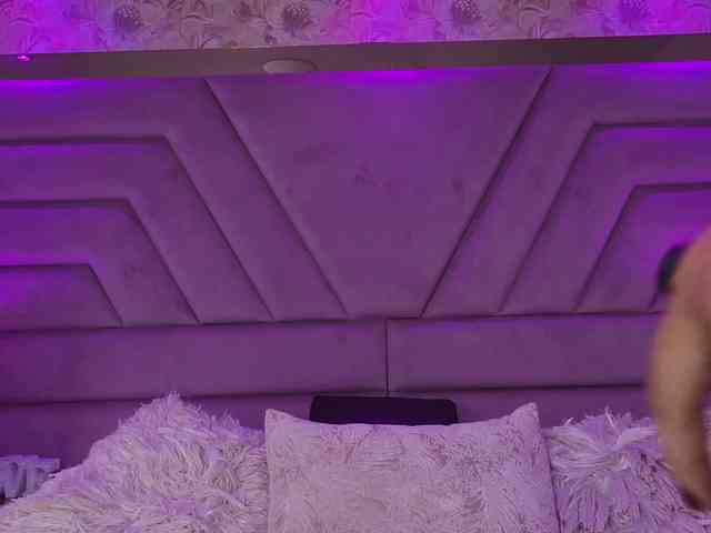 MiaGrayce webcam
