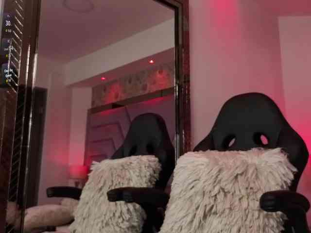 MiaGrayce webcam