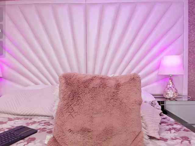 MiaGrayce webcam