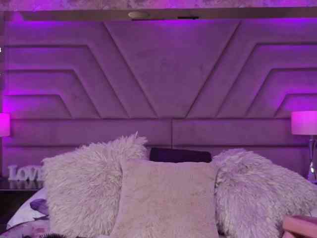 MiaGrayce webcam