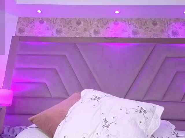 MiaGrayce webcam