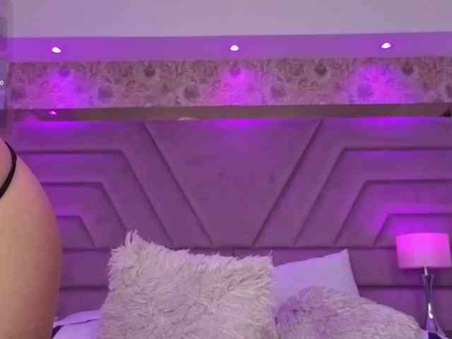 MiaGrayce webcam