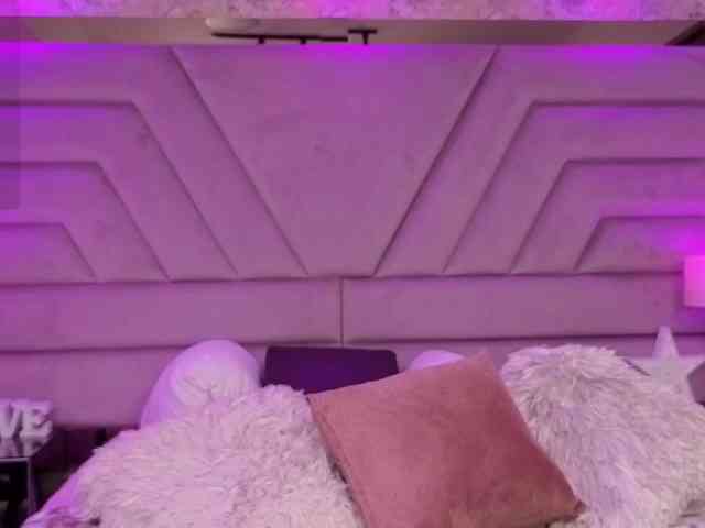 MiaGrayce webcam