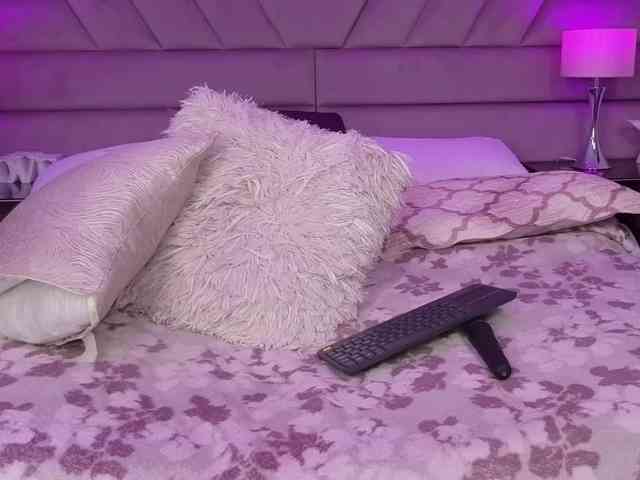 MiaGrayce webcam