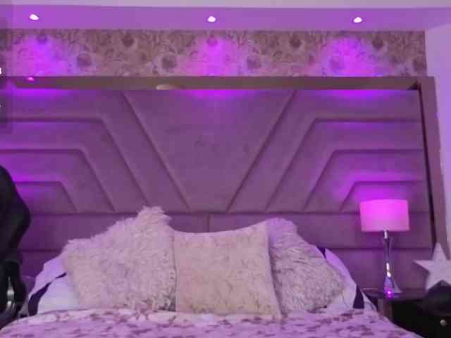MiaGrayce webcam