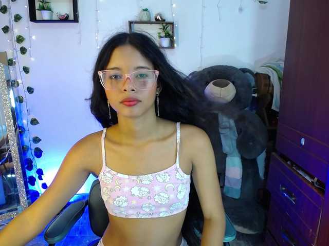 Nayeli29 live cam on BongaCams