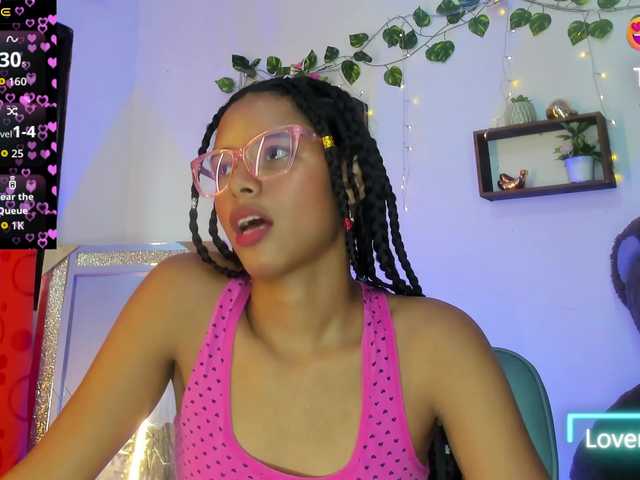 Nayeli29 live cam on BongaCams