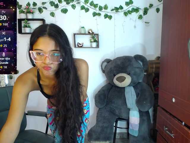 Nayeli29 live cam on BongaCams