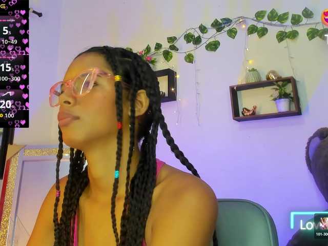 Nayeli29 live cam on BongaCams