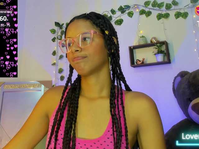Nayeli29 live cam on BongaCams