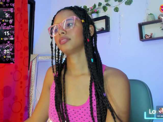 Nayeli29 live cam on BongaCams