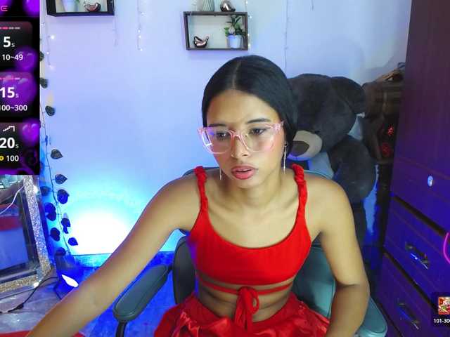 Nayeli29 live cam on BongaCams