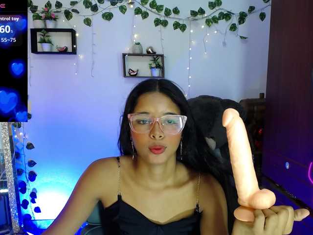 Nayeli29 live cam on BongaCams