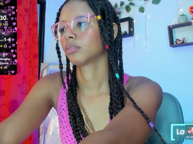 Nayeli29 live cam on BongaCams