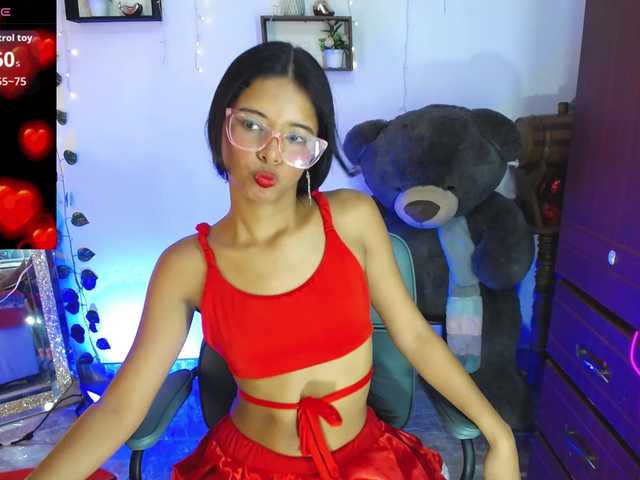 Nayeli29 live cam on BongaCams