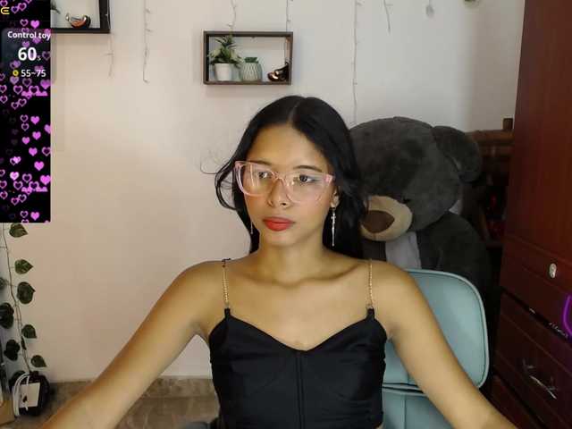 Nayeli29 live cam on BongaCams