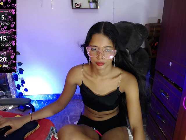 Nayeli29 live cam on BongaCams