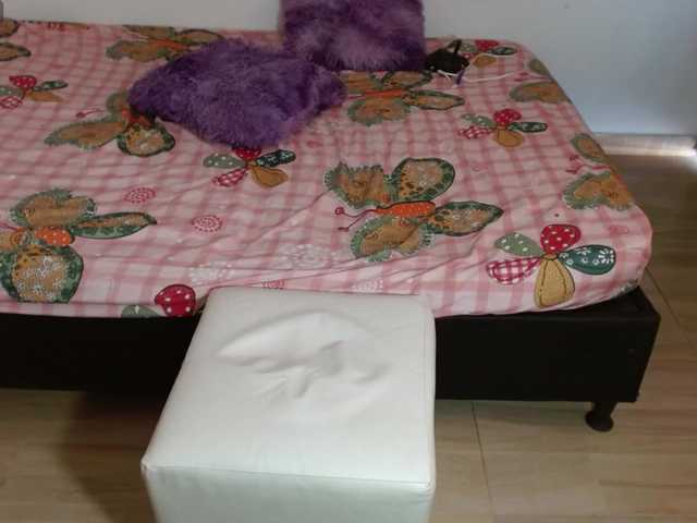 Nayeli29 live cam on BongaCams