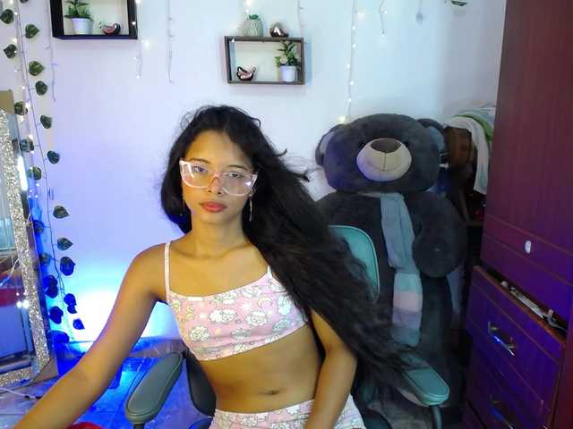 Nayeli29 live cam on BongaCams