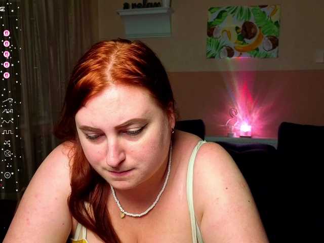 Aliciaredluv live cam on BongaCams