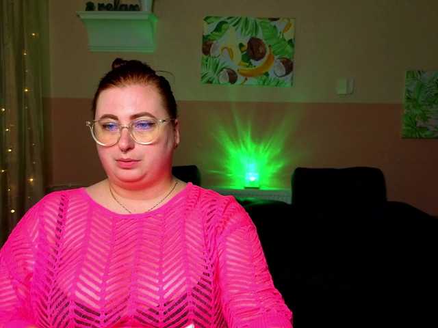 Aliciaredluv live cam on BongaCams
