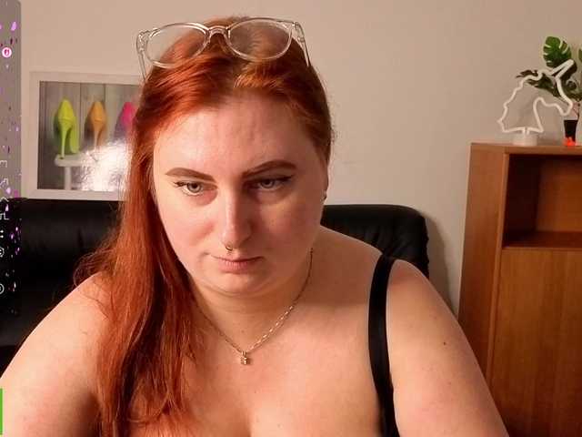 Aliciaredluv live webcam show