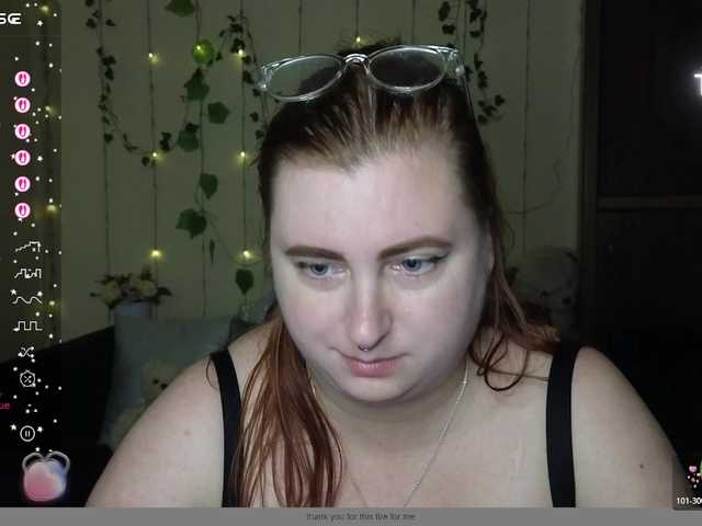 Aliciaredluv live cam on BongaCams