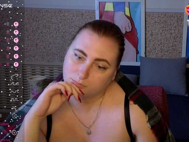 Aliciaredluv live cam on BongaCams
