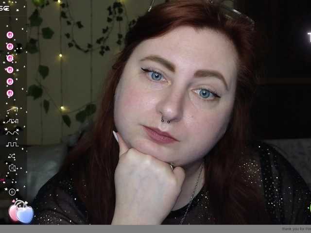 Aliciaredluv's BongaCams show and profile