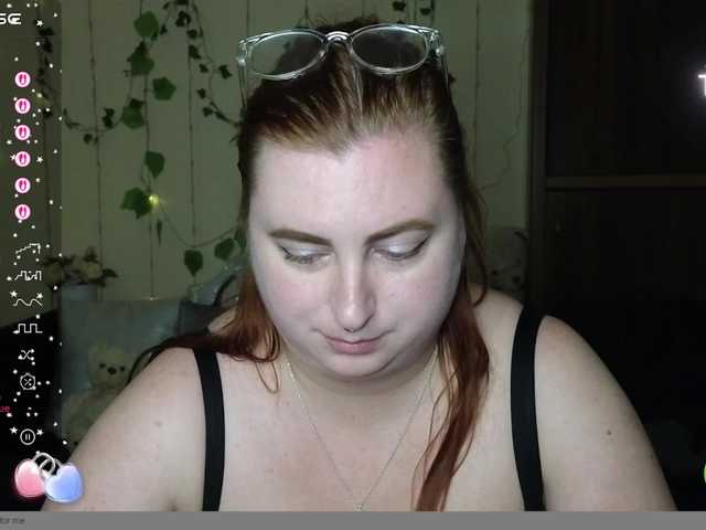 Aliciaredluv live cam on BongaCams