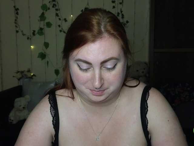 Aliciaredluv live cam on BongaCams