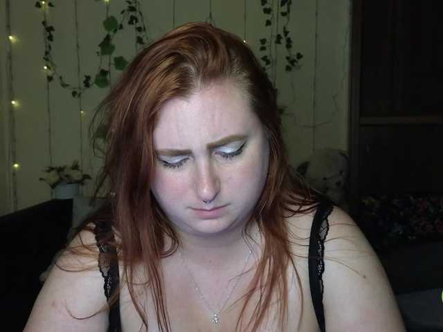 Aliciaredluv live cam on BongaCams