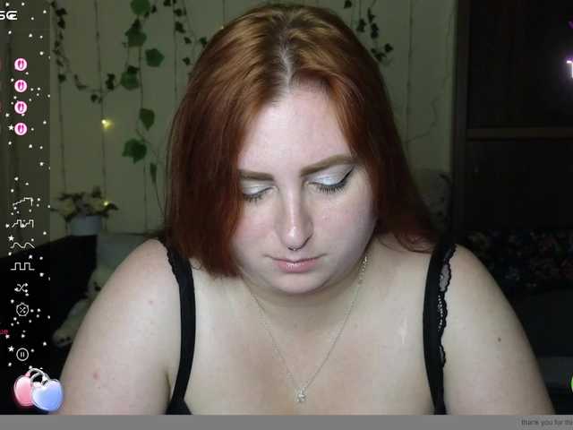 Aliciaredluv live cam on BongaCams