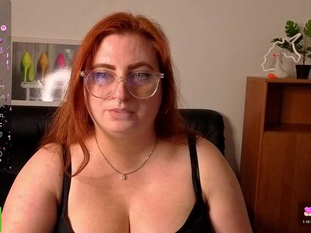 Aliciaredluv live webcam show