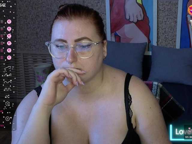 Aliciaredluv live cam on BongaCams