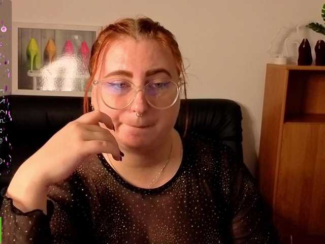 Aliciaredluv live cam on BongaCams