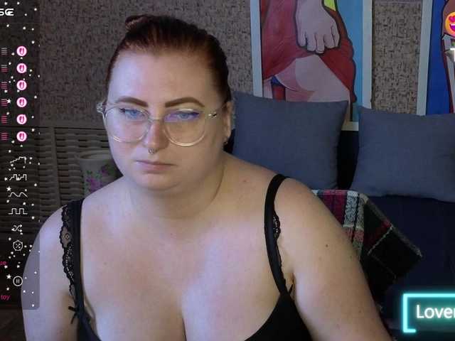 Aliciaredluv live cam on BongaCams