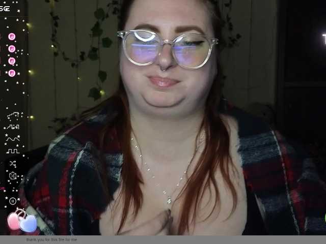 Aliciaredluv live cam on BongaCams