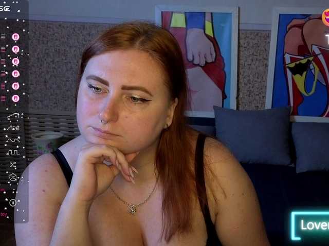 Aliciaredluv live cam on BongaCams