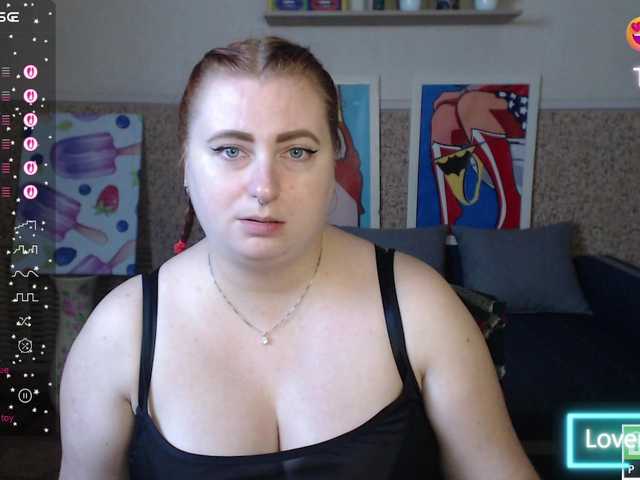 Aliciaredluv live cam on BongaCams