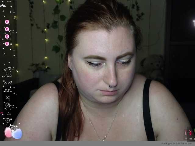 Aliciaredluv live cam on BongaCams