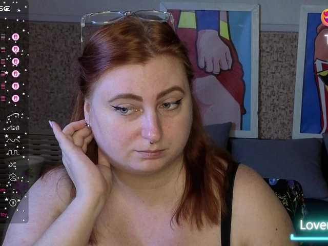 Aliciaredluv live cam on BongaCams